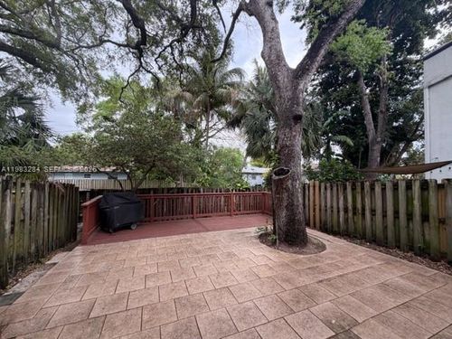 2927 Sw 18th Ter, Fort Lauderdale, FL, 33315-2754 | Card Image