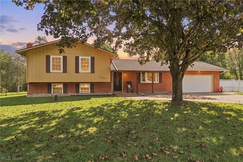 5791 Dave Dr, Clinton, OH, 44216-9619 | Card Image
