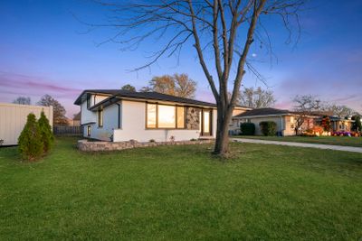 7641 S 88th Avenue, House other with 3 bedrooms, 2 bathrooms and 2 parking in Justice IL | Image 2