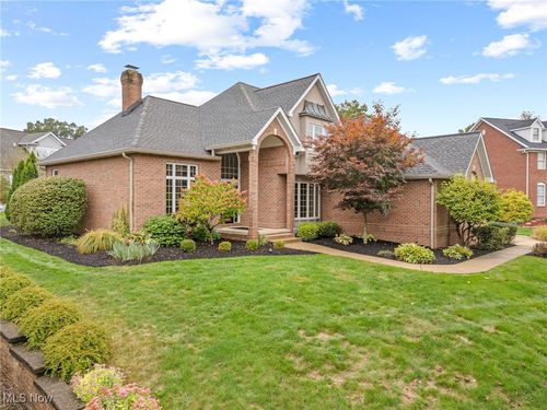 6446 Tallwood Cir Nw, Canton, OH, 44718-3801 | Card Image