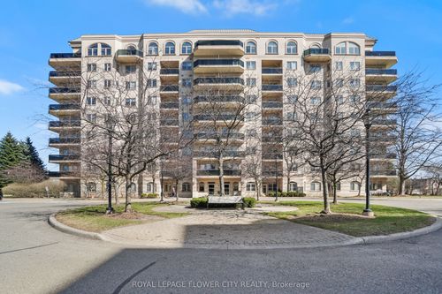 701-10 Dayspring Cir, Brampton, ON, L6P1B9 | Card Image