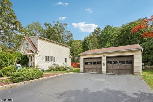 23 Oriole Rd, Oak Ridge, NJ, 07438-9135 | Card Image