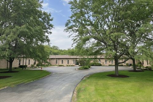 850 W Bartlett Rd, Bartlett, IL, 60103-4454 | Card Image