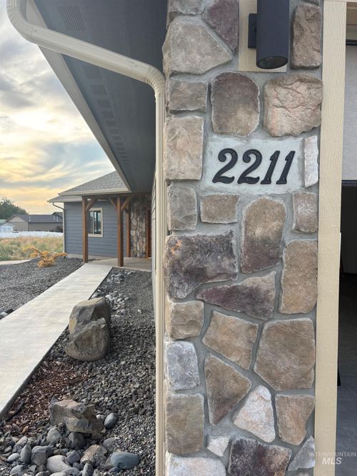 2211 Powers Dr, Lewiston, ID, 83501-6220 | Card Image