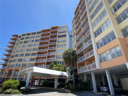 apt-807-2025 Ne 164th St, North Miami Beach, FL, 33162-4108 | Card Image