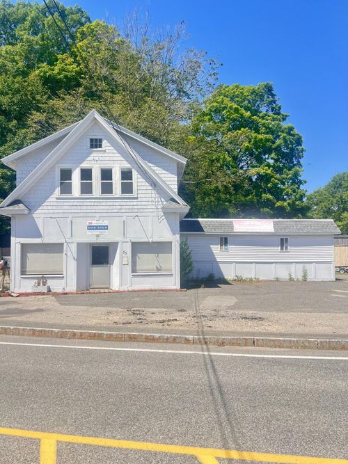33 Old Post Rd, Kittery, ME, 03904-1543 | Card Image