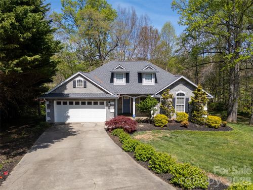 69 N Willow Brook Drive, Asheville, NC, 28806 | Card Image