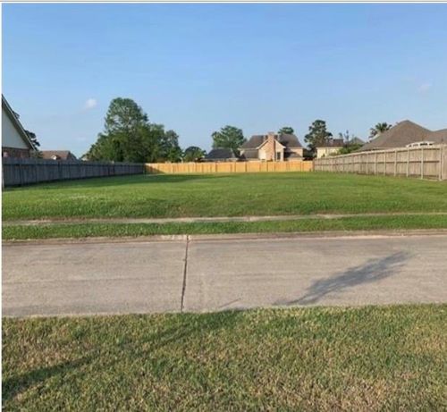 5731 Kensington Blvd, New Orleans, LA, 70127-2806 | Card Image