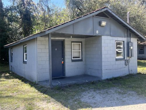 8 Lenox Ct, DELAND, FL, 32720-7432 | Card Image