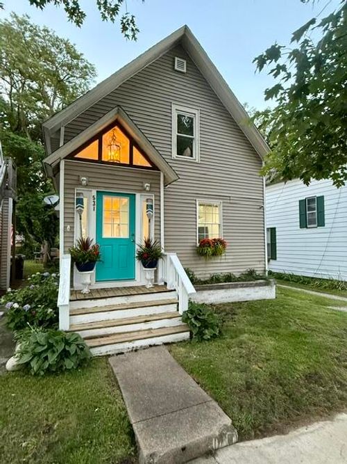 531 Winchester Ave, Saint Joseph, MI, 49085-1662 | Card Image
