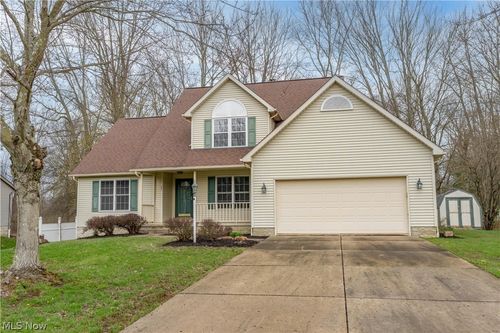 2041 Old Elm St Ne, Canton, OH, 44721-4001 | Card Image