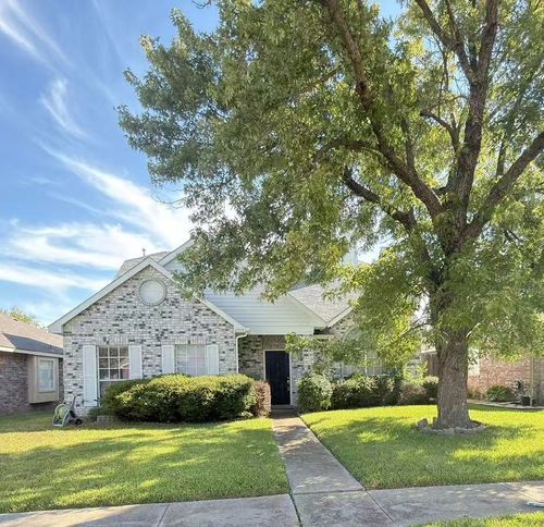 2918 Lake Valley Dr, Garland, TX, 75040-2818 | Card Image