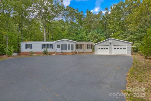 215 Mcmurray Ave, Columbus, NC, 28722-9491 | Card Image