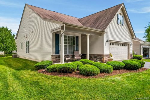 111 Jasmine Dr, Middletown, NY, 10940-5087 | Card Image