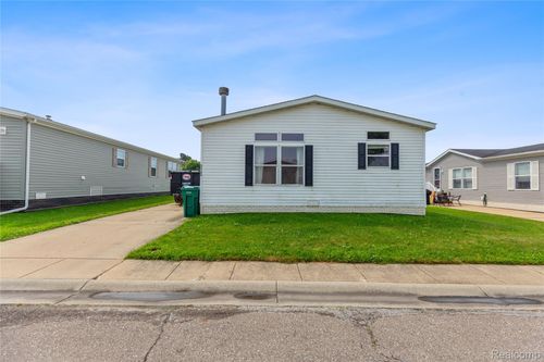 33182 Sumac Ct, Lenox, MI, 48048-2148 | Card Image