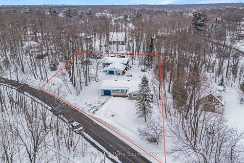 3 Squirrel Ave, Mcdougall, ON, P2A2W7 | Card Image