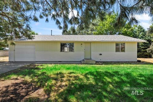 131 Goodall Pl, Mountain Home, ID, 83647-3783 | Card Image