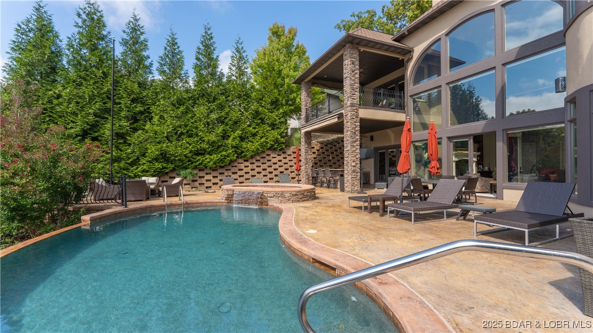 Residential in Sunrise Beach 5