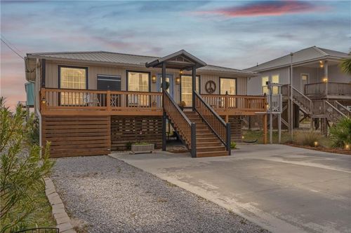 2123 Cadillac Ave, Dauphin Island, AL, 36528-4207 | Card Image