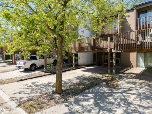 2700 N Shore Dr, Clear Lake, IA, 50428-1083 | Card Image