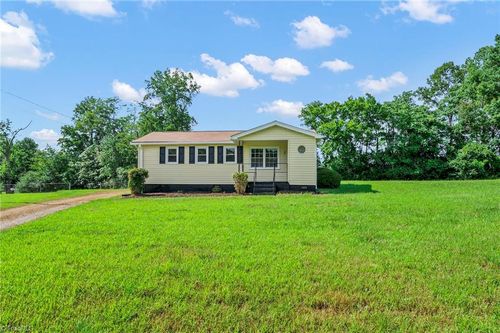 7129 Ridge Rd, Tobaccoville, NC, 27050-9768 | Card Image