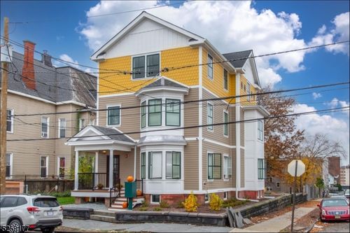 84 Auburn St, Paterson, NJ, 07501-1541 | Card Image