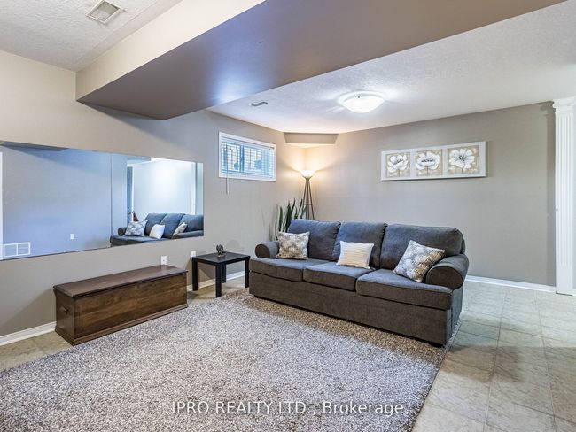 182 Highbury Dr, House attached with 3 bedrooms, 3 bathrooms and 4 parking in Stoney Creek ON | Image 22