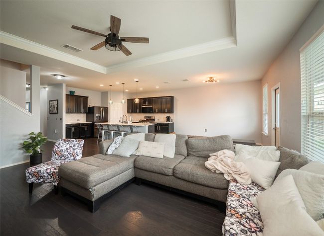 6900 Midlothian Dr, House other with 5 bedrooms, 4 bathrooms and 2 parking in Austin TX | Image 9