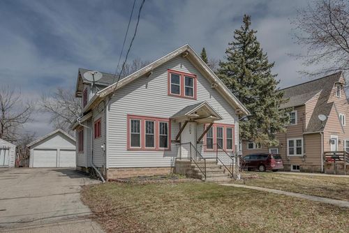 713 Main Street, NEENAH, WI, 54956 | Card Image