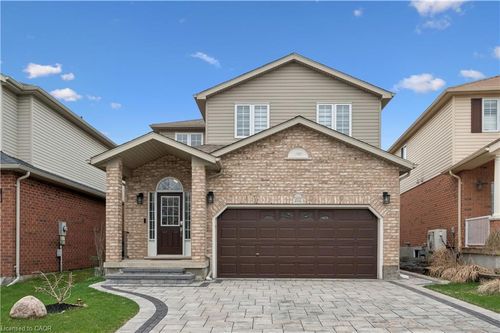 202 Sleaford St, Waterloo, ON, N2J4Z8 | Card Image