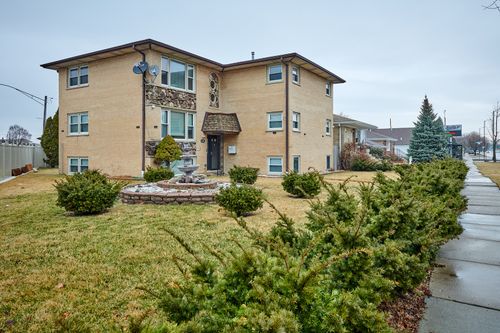 2-6780 W Forest Preserve Dr, Harwood Heights, IL, 60706-7177 | Card Image