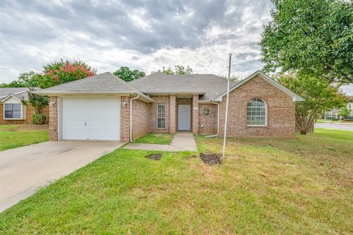 300 Mack Dr, Denton, TX, 76209-6312 | Card Image