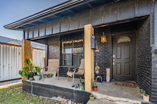 3305 Swan St, Haltom City, TX, 76117-3039 | Card Image