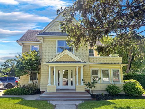 429 Montauk Hwy, Southampton, NY, 11968 | Card Image