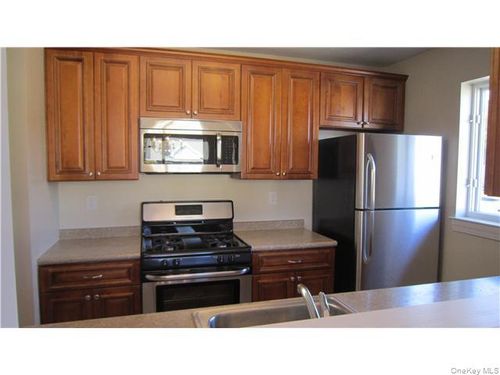 318 Tondo Cir, Harriman, NY, 10926-3460 | Card Image