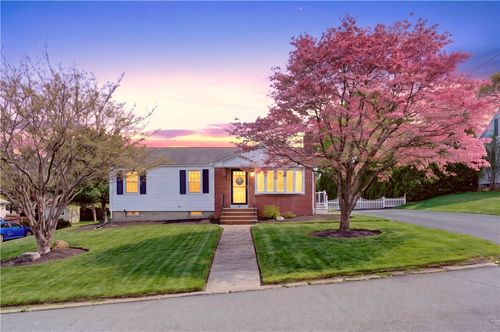 64 Westfield Dr, Cranston, RI, 02920-1331 | Card Image