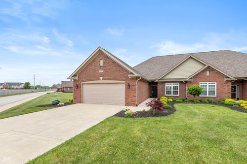 2899 Grandview Ln, Greenwood, IN, 46143-7842 | Card Image