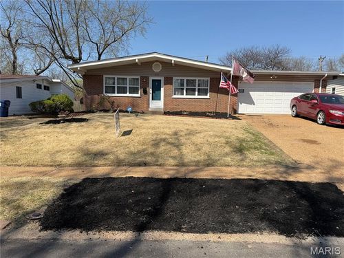 1345 Hialeah Pl, Florissant, MO, 63033-2214 | Card Image