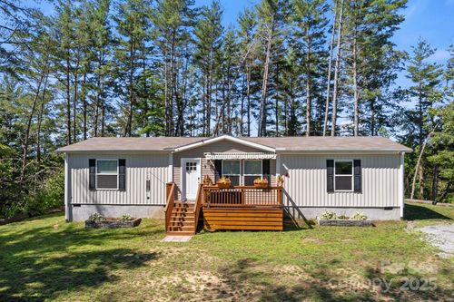 102 Kiwassa Ln, Hendersonville, NC, 28792-0641 | Card Image