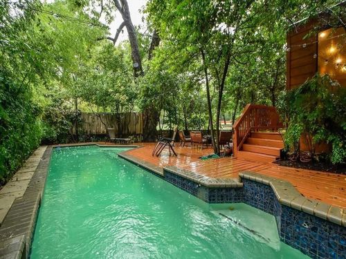 800 Leonard St, Austin, TX, 78705-3212 | Card Image