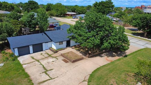 2 Nw 36th St, Lawton, OK, 73505-6119 | Card Image