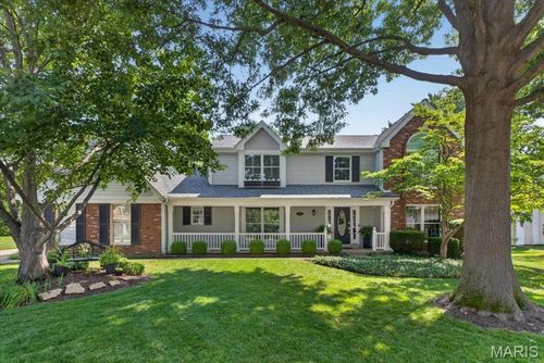 15673 Coventry Farm Dr, Chesterfield, MO, 63017-7389 | Card Image