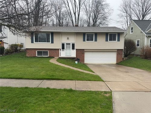 165 Dorland Ave, Berea, OH, 44017-2803 | Card Image