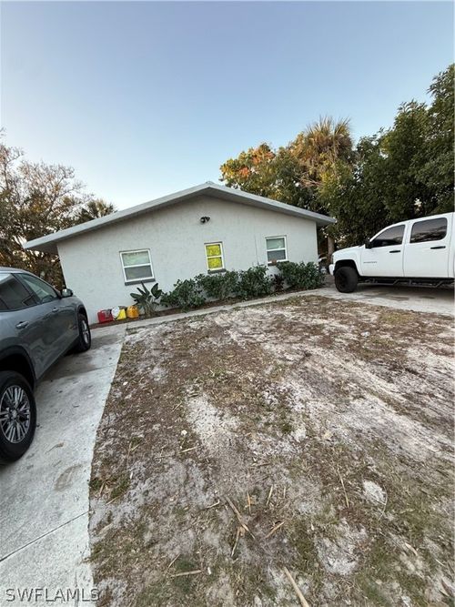 352-11350 Pendleton St, BONITA SPRINGS, FL, 34135-5965 | Card Image