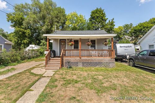821 Flat St, Grand Rapids, MI, 49503-1822 | Card Image