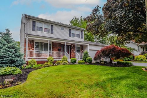 868 Coolidge Ave, Woodbridge, NJ, 07095-3232 | Card Image