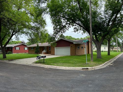 402 6th St Ne, Barnesville, MN, 56514-3307 | Card Image