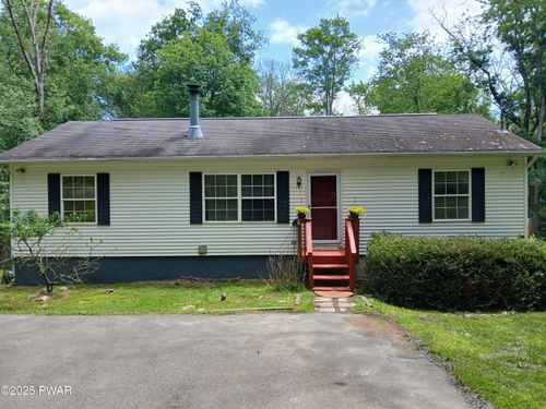 106 Meadowbrook Rd, Matamoras, PA, 18336-2421 | Card Image