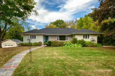 54 Lindley Ter, House other with 3 bedrooms, 2 bathrooms and 5 parking in Williamstown MA | Image 2