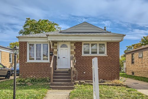 8817 S Troy Avenue, Evergreen Park, IL, 60805 | Card Image